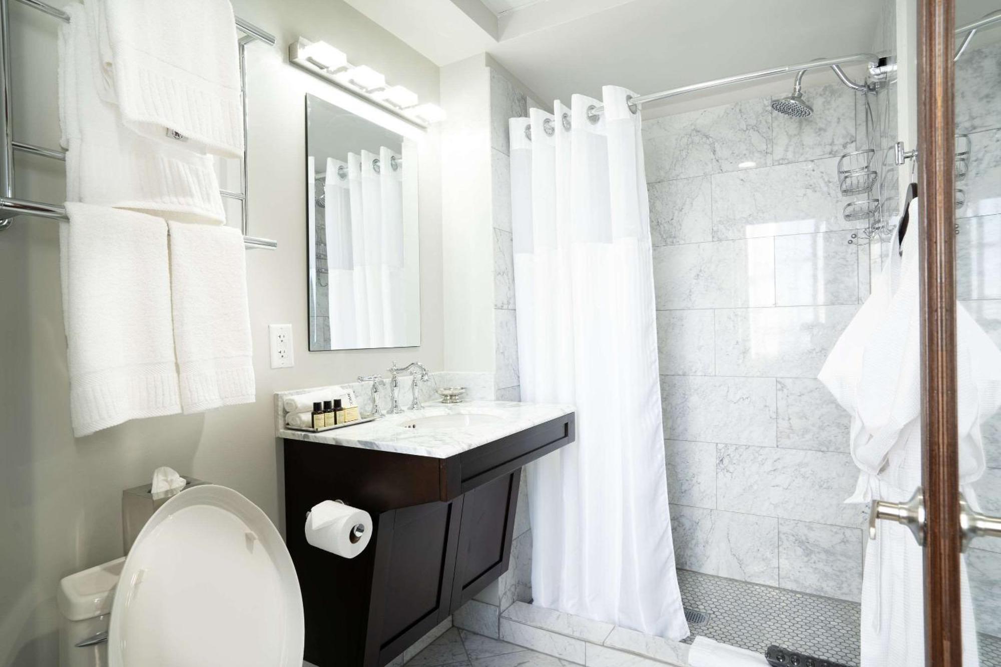 The Esquire Downtown Gastonia, Ascend Collection 3* Gastonia